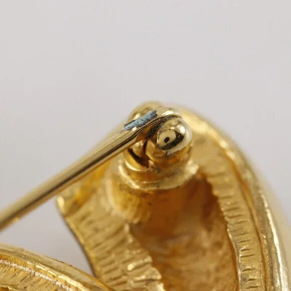CHANEL Authentic Gold Logo Brooch - Picture 4 of 10